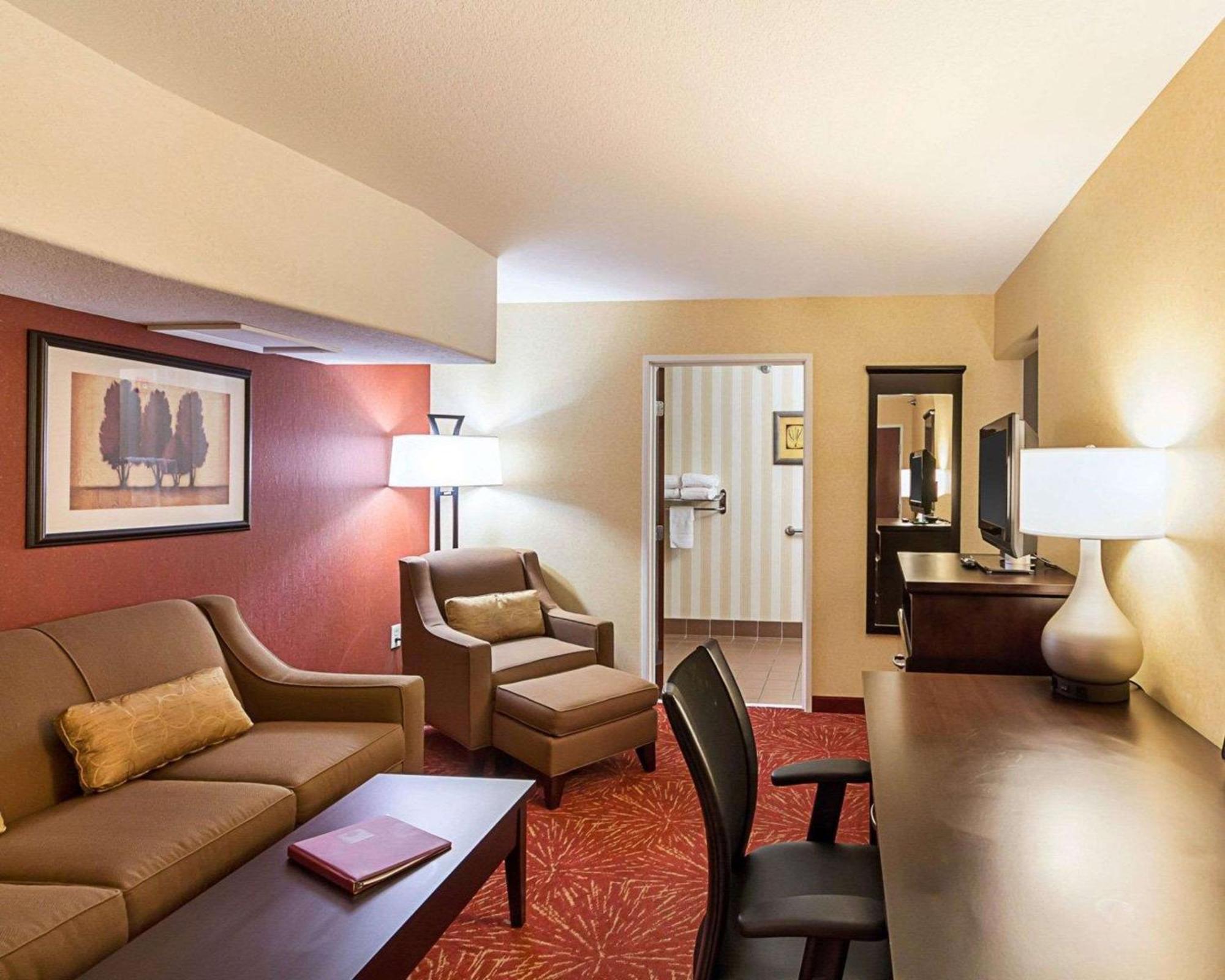 Comfort Suites Airport Wichita Esterno foto