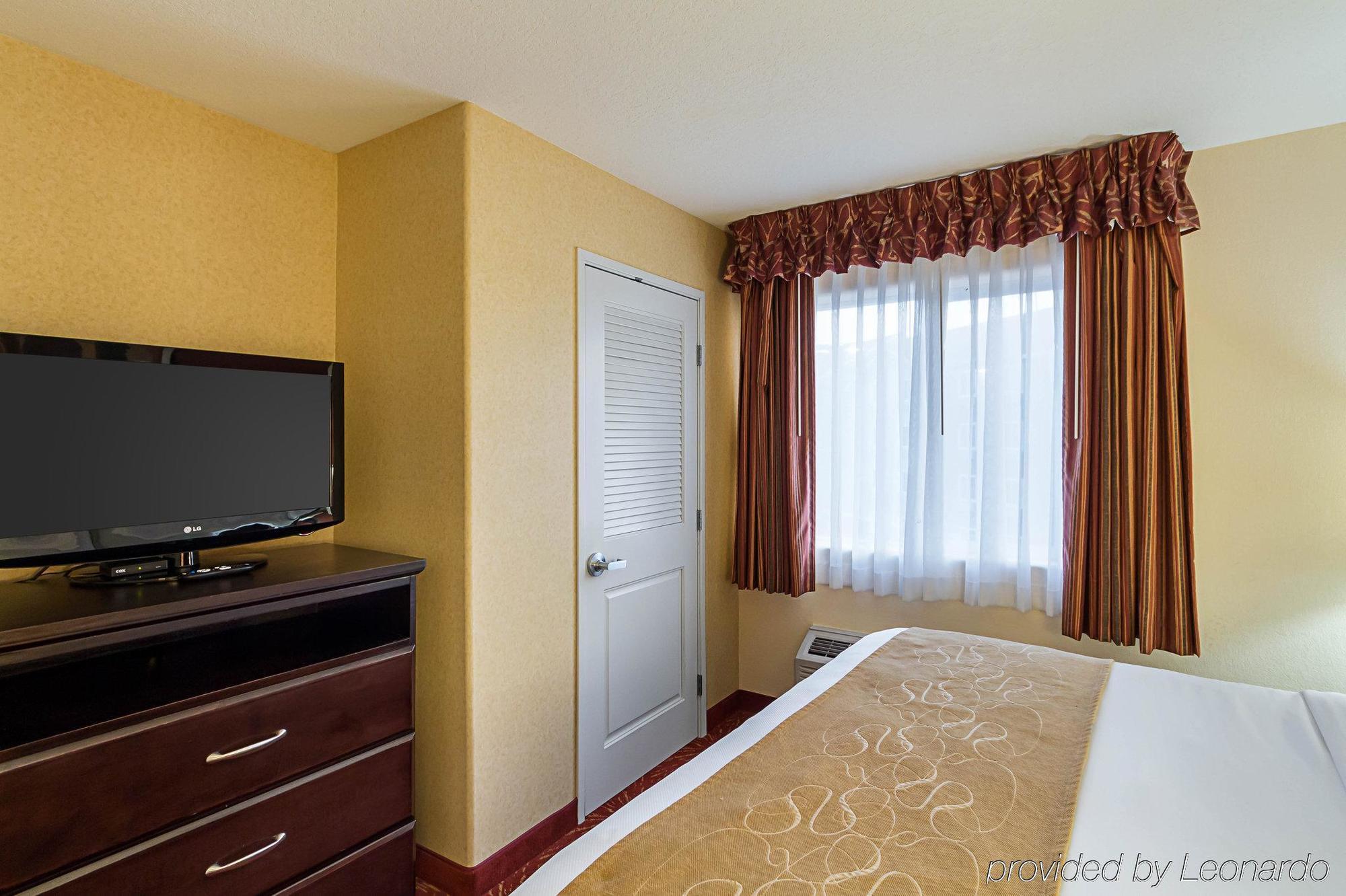 Comfort Suites Airport Wichita Esterno foto